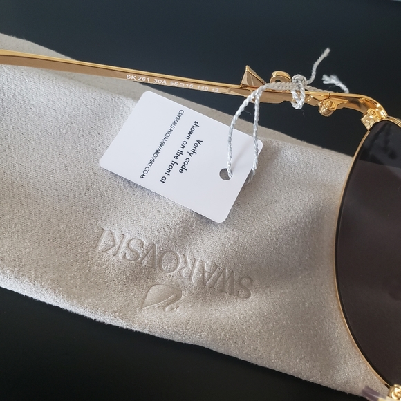 SWAROVSKI MINI SWAN SUNGLASSES - Picture 9 of 14